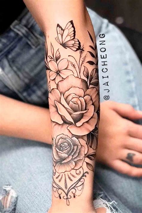 Tatuagem feminina no antebraço  O braço é um dos locais do corpo onde é menos dolorido tatuar